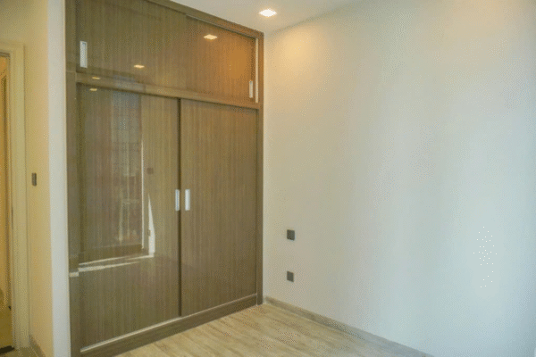 Bán căn hộ 3 phòng ngủ nội thất cơ bản toà Aqua 4