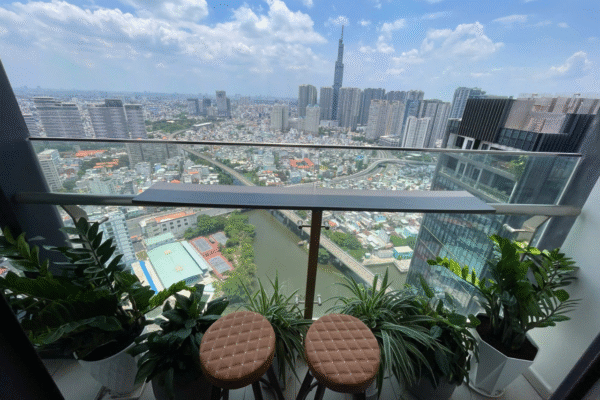 Bán căn hộ 2 phòng ngủ tòa Aqua 3 view Landmark 81 diện tích 71,9m2